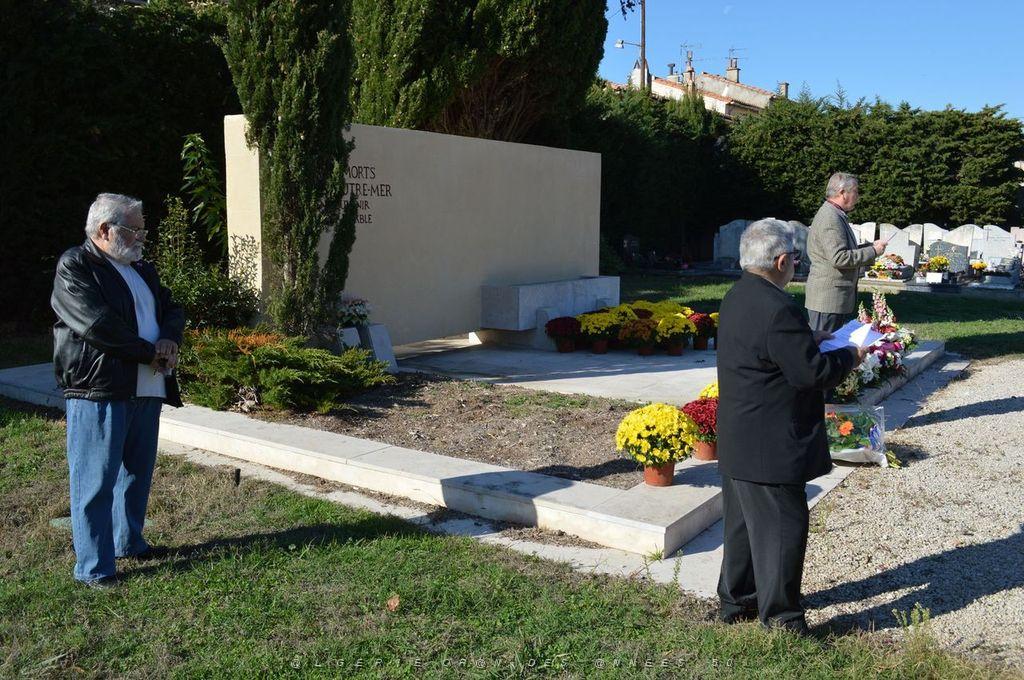 CEREMONIE DU 1 NOVEMBRE 2015 CIMETIERE DE MAZARGUES (20).JPG